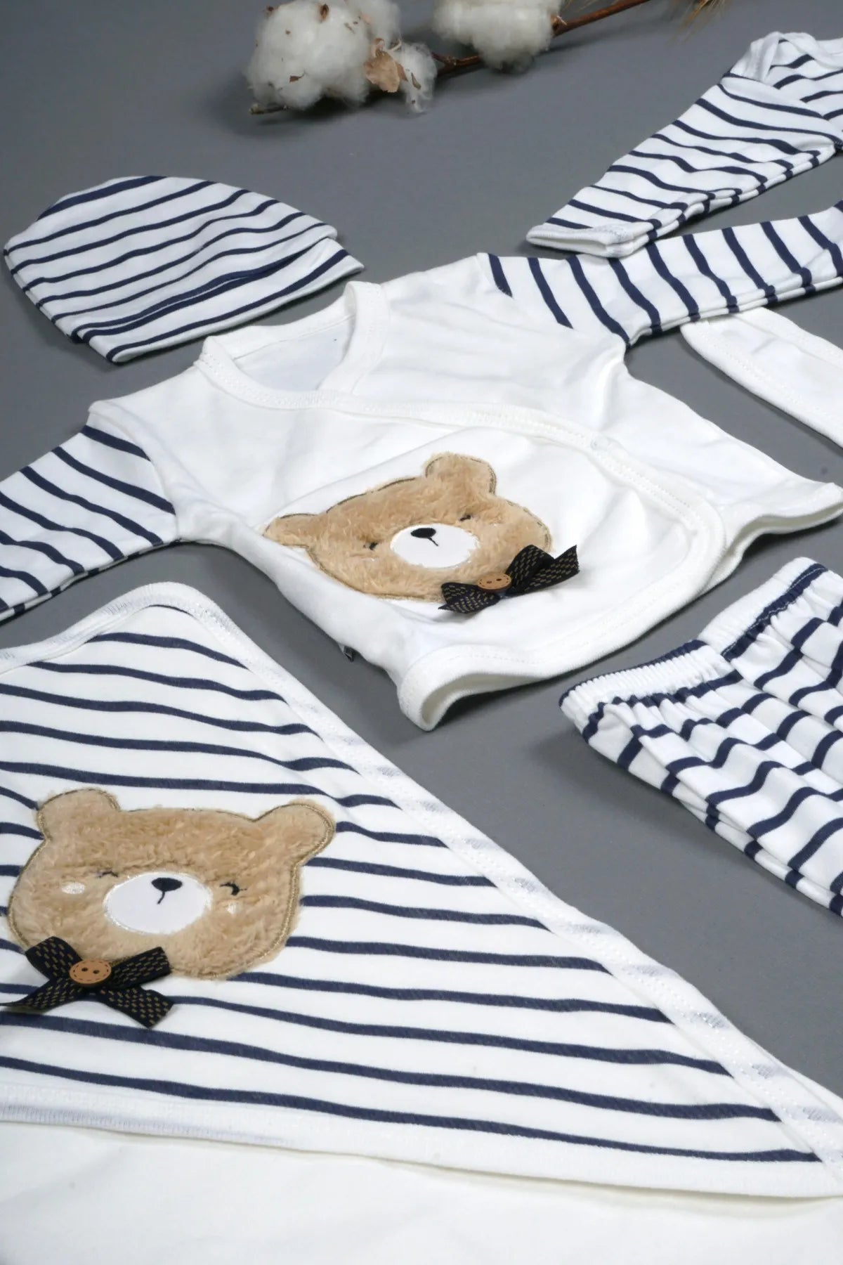 New born set with blanket