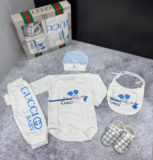 New born set with shoes