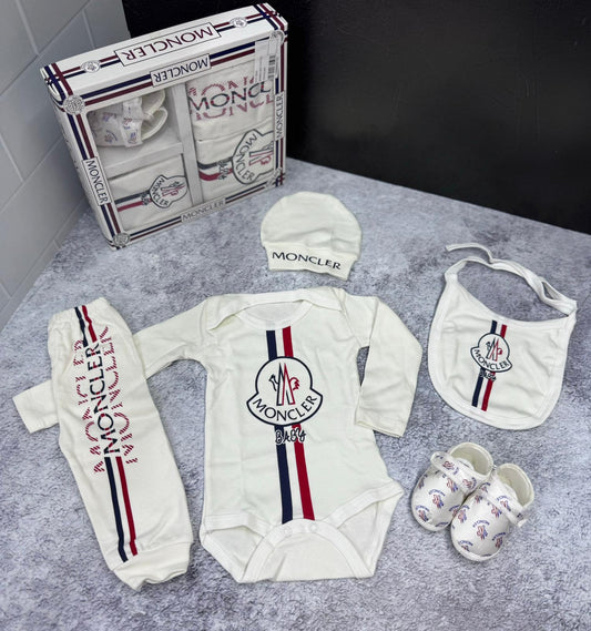 New born set with shoes