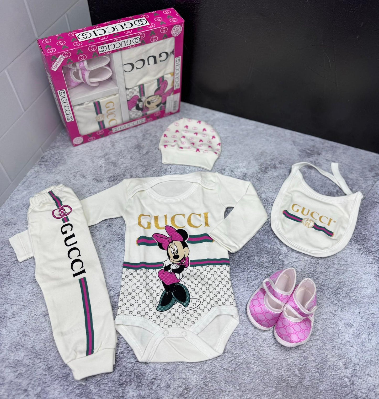 New born set with shoes