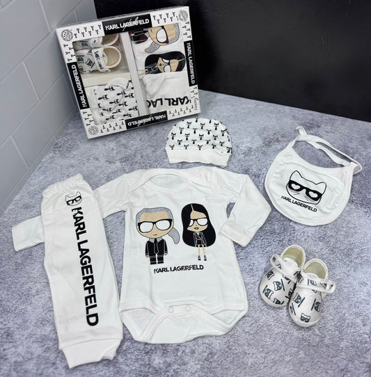 New born set with shoes