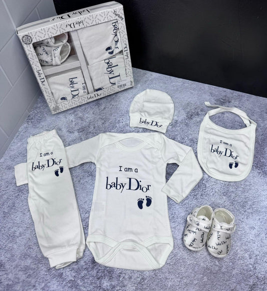 New born set with shoes