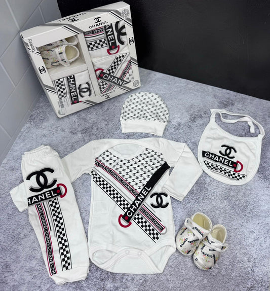 New born set with shoes