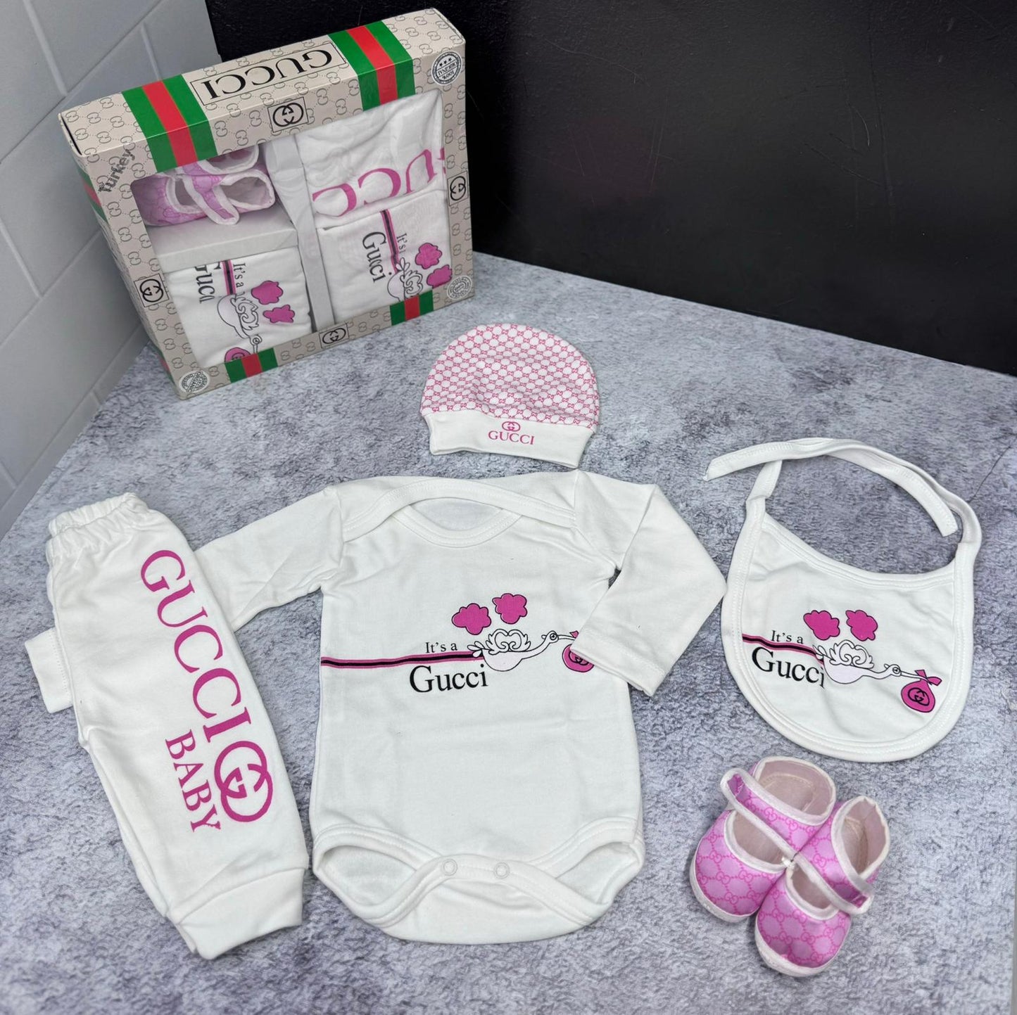 New born set with shoes